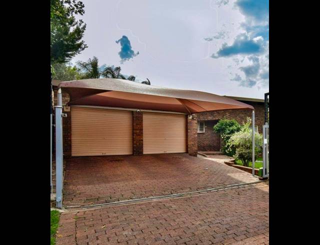 4 BEDROOM HOUSE FOR SALE IN WATERKLOOF GLEN